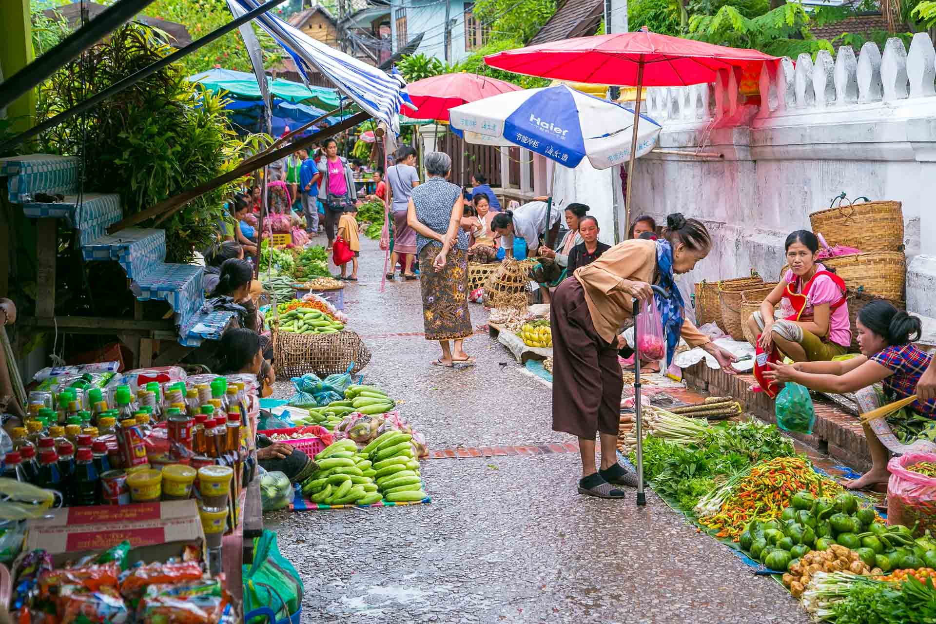 /fm/Files//Pictures/Ido Uploads(1)/Asia/Laos/Luang Prabang/Luang Prabang - Day Market - SS.jpg